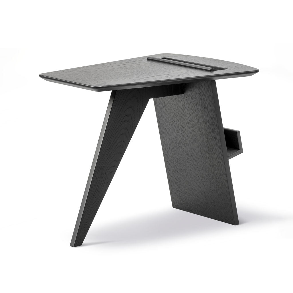 MAGAZINE SIDE TABLE BLACK