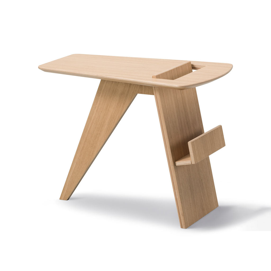 MAGAZINE SIDE TABLE BROWN