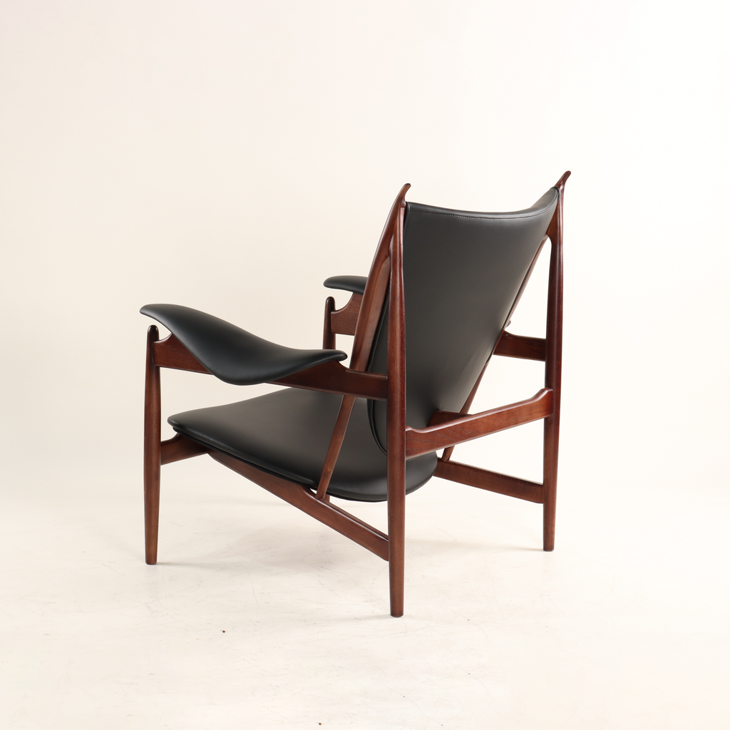 Aurelia Armchair Mid Century modern Wood Frame Comfort Leisure Curved Armrest Design