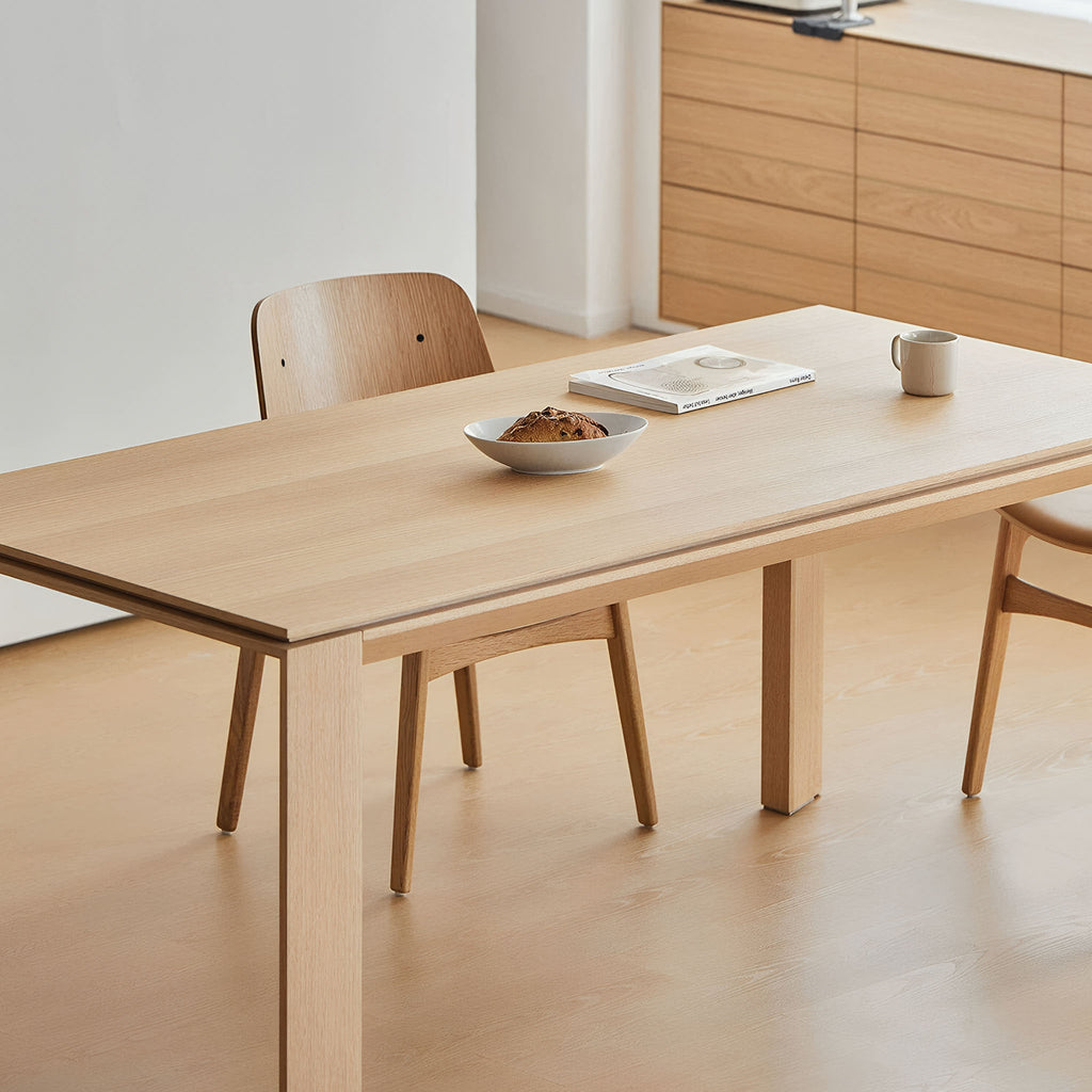 Keer Dining Table Ash wood minimal Sleek Design