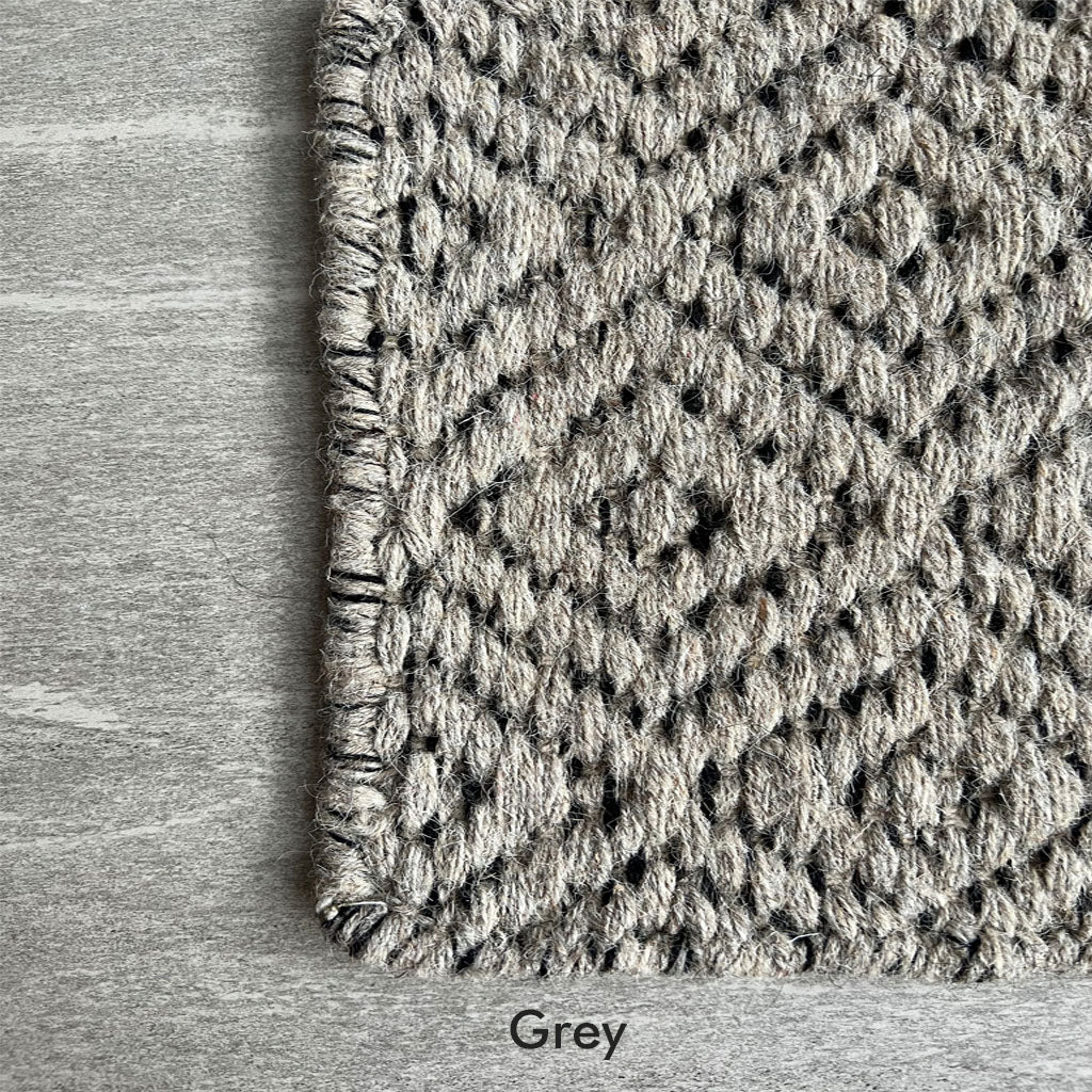Hand-woven Nyoko Wool Rug in Grey Close Up