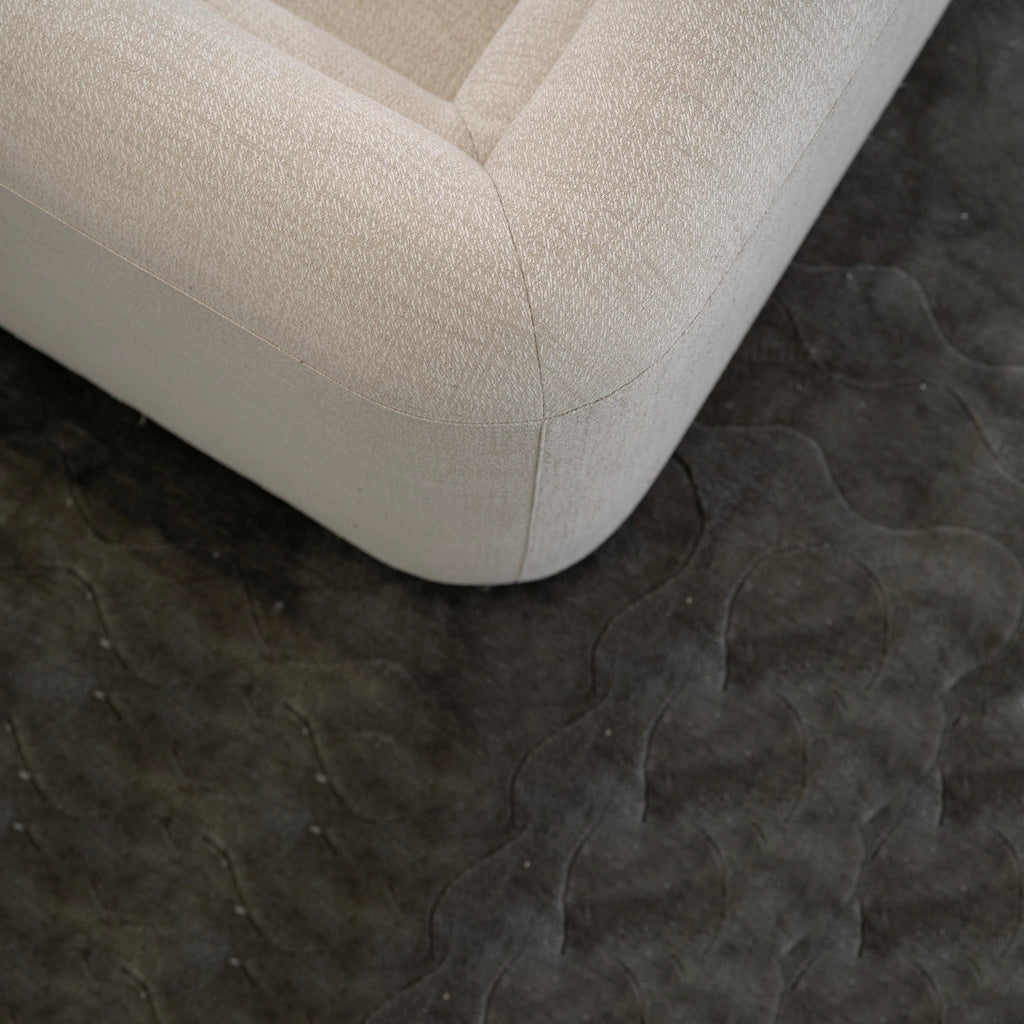 Sculptural clover sofa modules that blend form and function