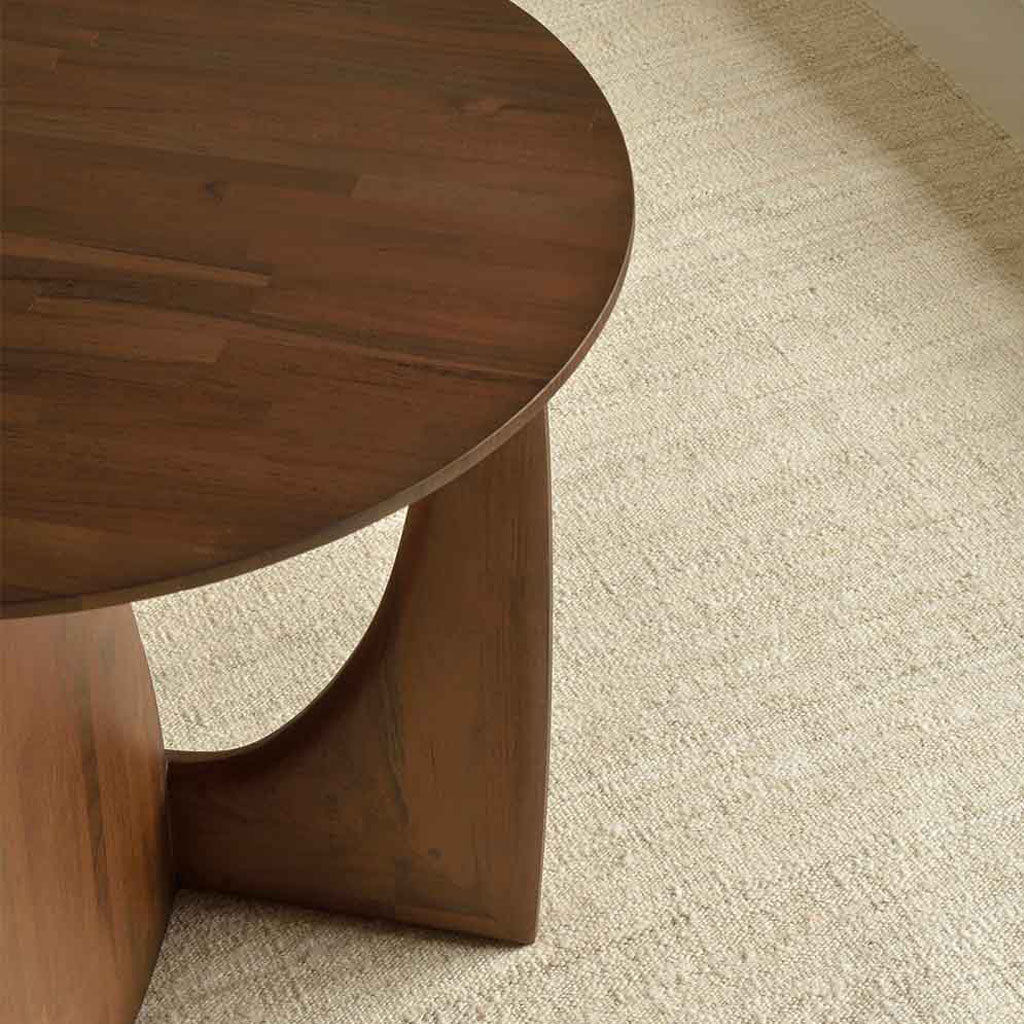 GEO SIDE TABLE WALNUT CLOSE-UP