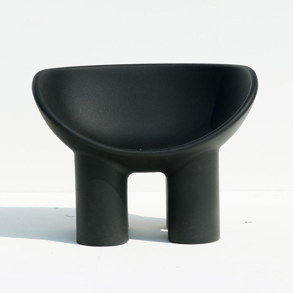 Gruby Lounge Chair in Matte Black Waterproof Suitable for indoor and outdoor