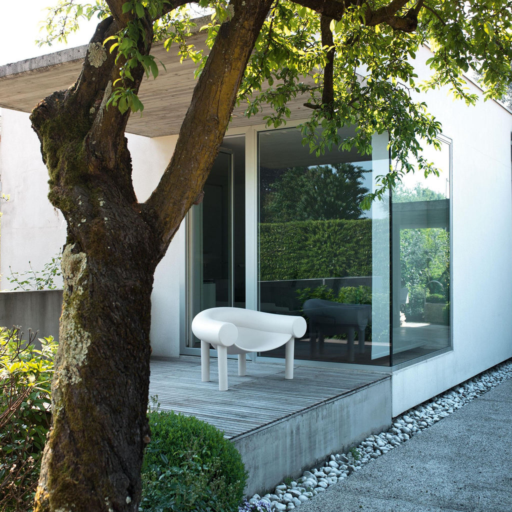 MARTINI  ARMCHAIR WHITE LIFESTYLE